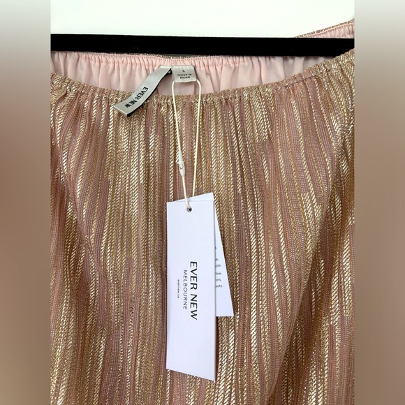 Beautiful Gold Blouse - Picture 2 of 4